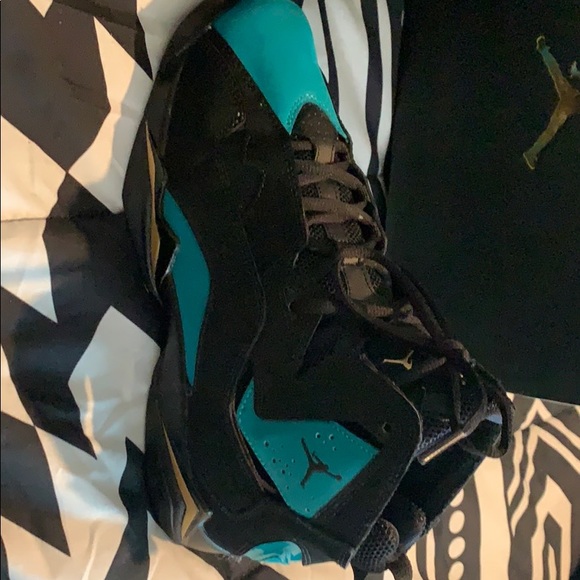 Jordan sneakers - Picture 2 of 6